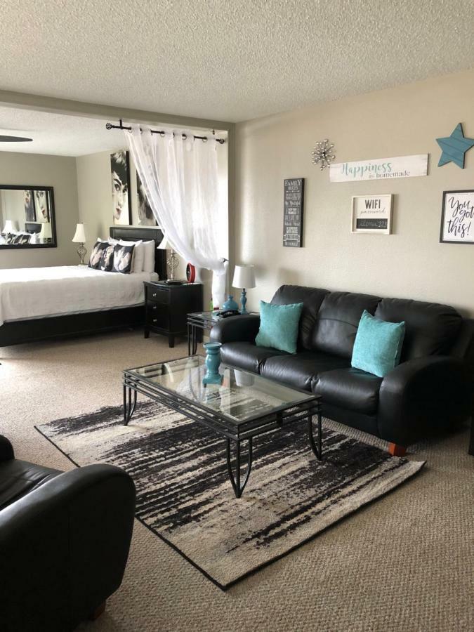 Anchorage Uptown Suites Exteriér fotografie